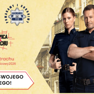 Grafika promująca plebiscyt „Super Dzielnicowy 2026” w ramach kampanii „Dzielnica bez strachu”. Na grafice znajdują się logotypy Puls 2 i Policji oraz hasło „Głosuj na swojego dzielnicowego”. Po prawej stronie widoczne są trzy osoby w policyjnych mundurach na tle zabudowy miejskiej.